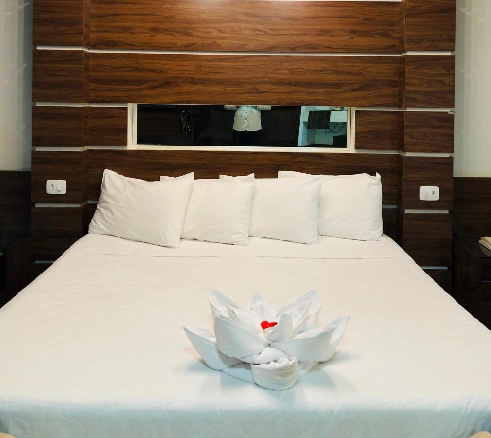 Shelton Palace Hotel Paranavaí Esterno foto