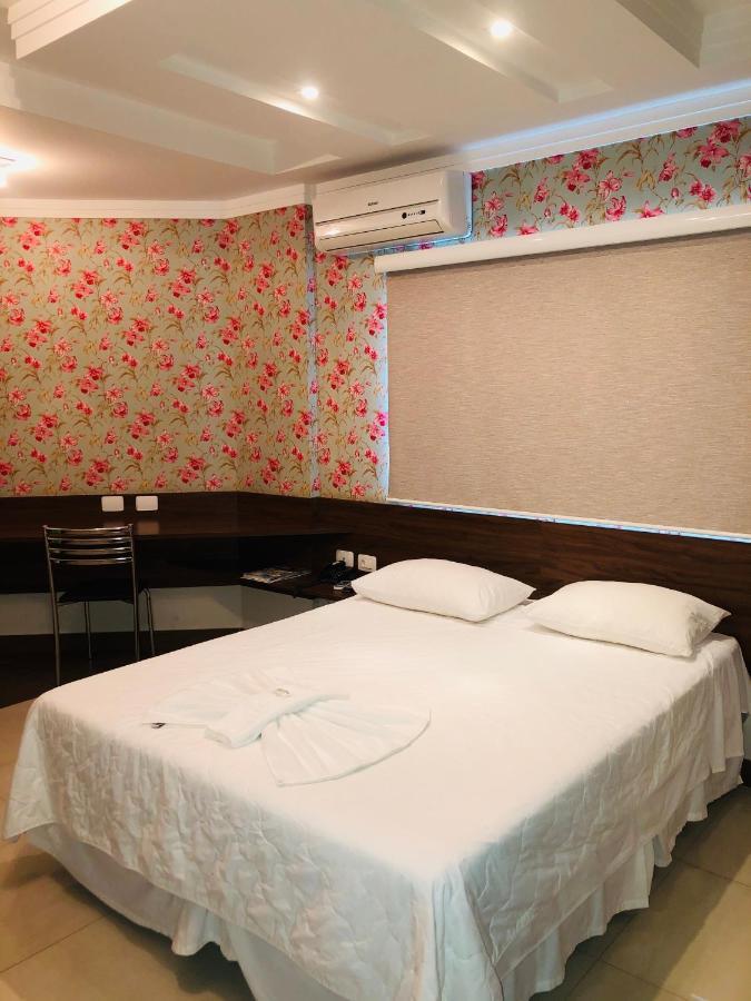 Shelton Palace Hotel Paranavaí Esterno foto
